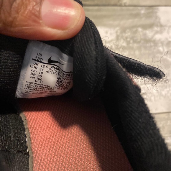 Nike girls pink and black sneakers 13C - Picture 6 of 7